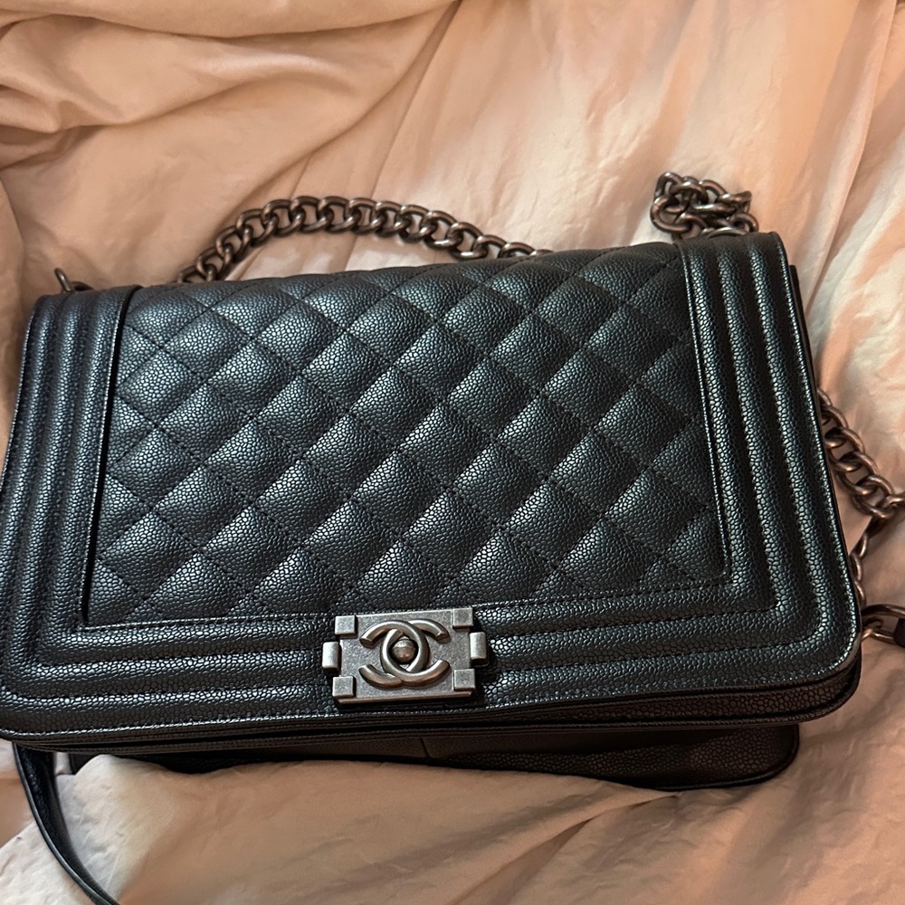 Chic Black Quilted Leather Bag